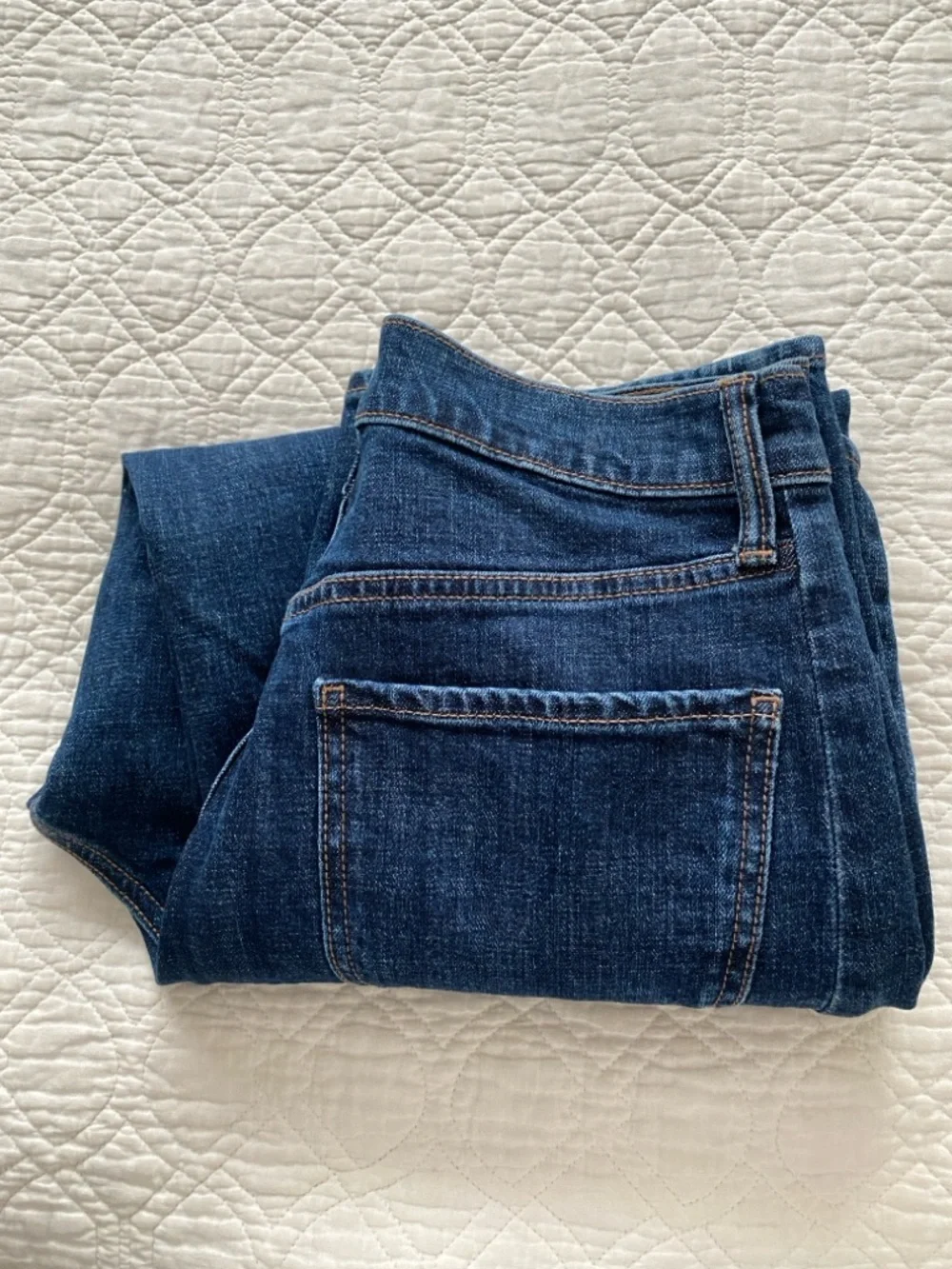 Old Navy Evie High Rise Barrel Leg Dark Wash Trending Jeans Size 8 - Picture 16 of 16